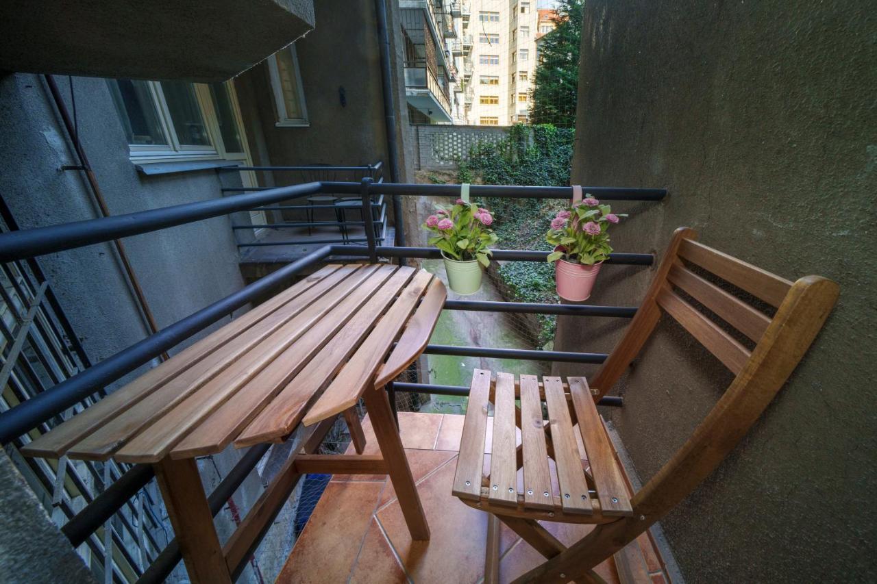 Dlouha Apartment With Balcony 布拉格 外观 照片